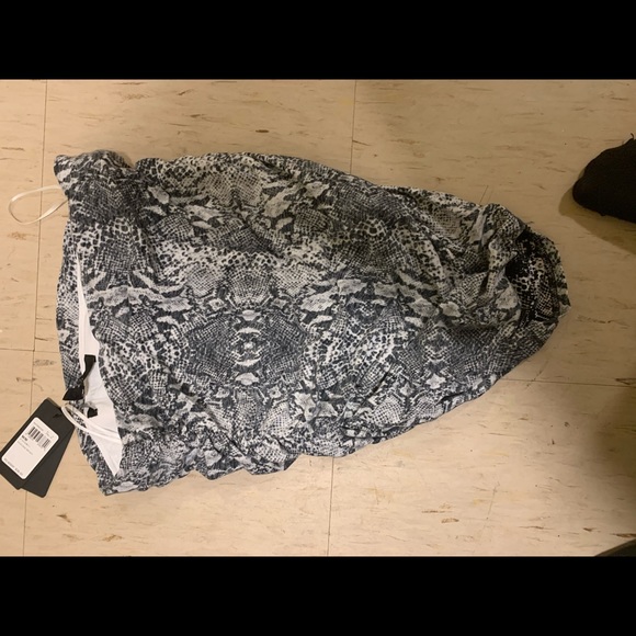 Skirt - Picture 2 of 2